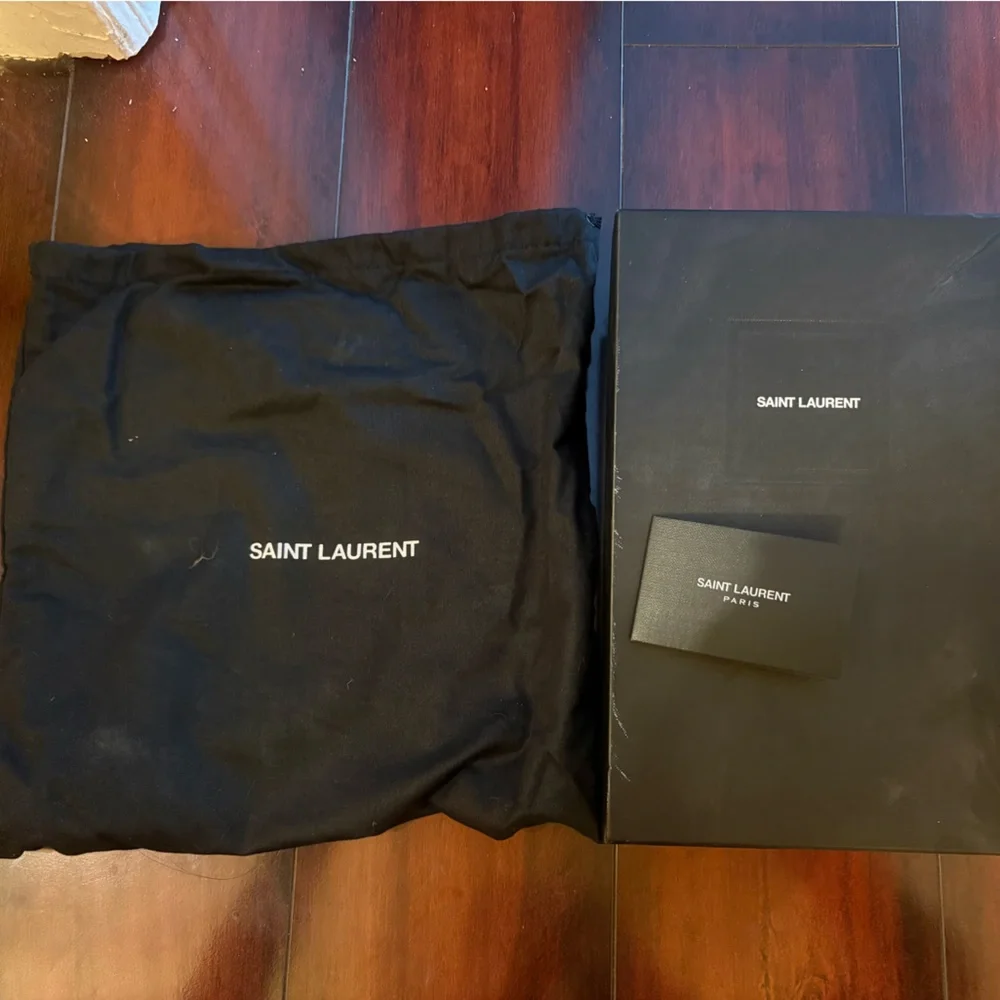 🚫SOLD🚫 SAINT LAURENT Calfskin Bellechasse Flap Clutch Wallet - Picture 10 of 10